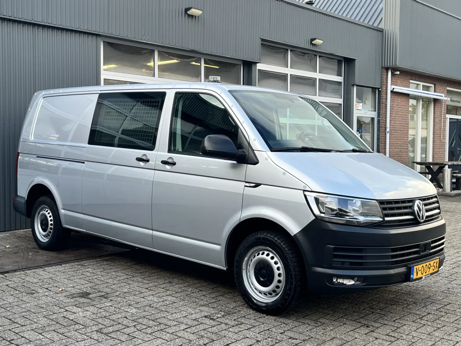 Volkswagen Transporter (2018) — foto 1