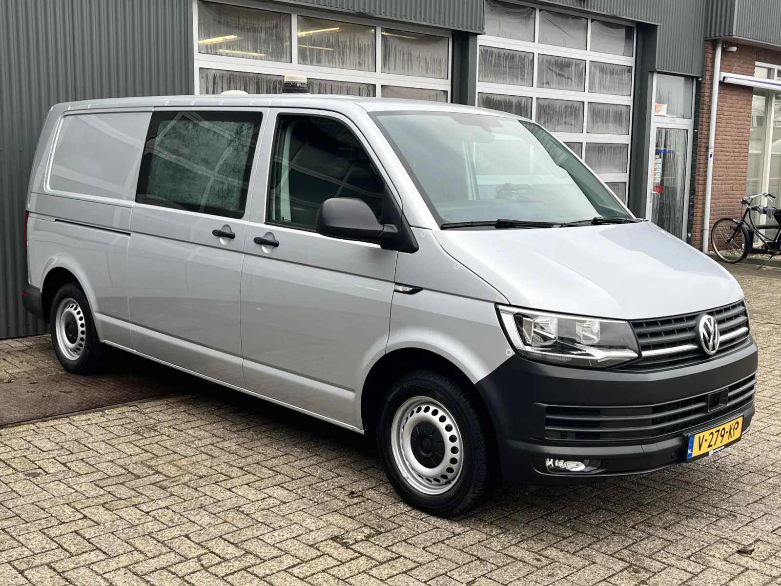 Volkswagen Transporter (2018) — foto 1