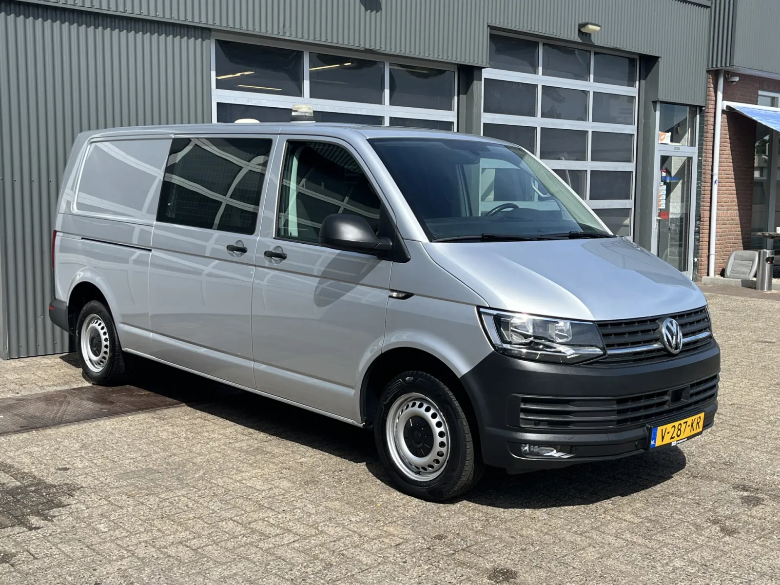 Volkswagen Transporter (2018) — foto 1