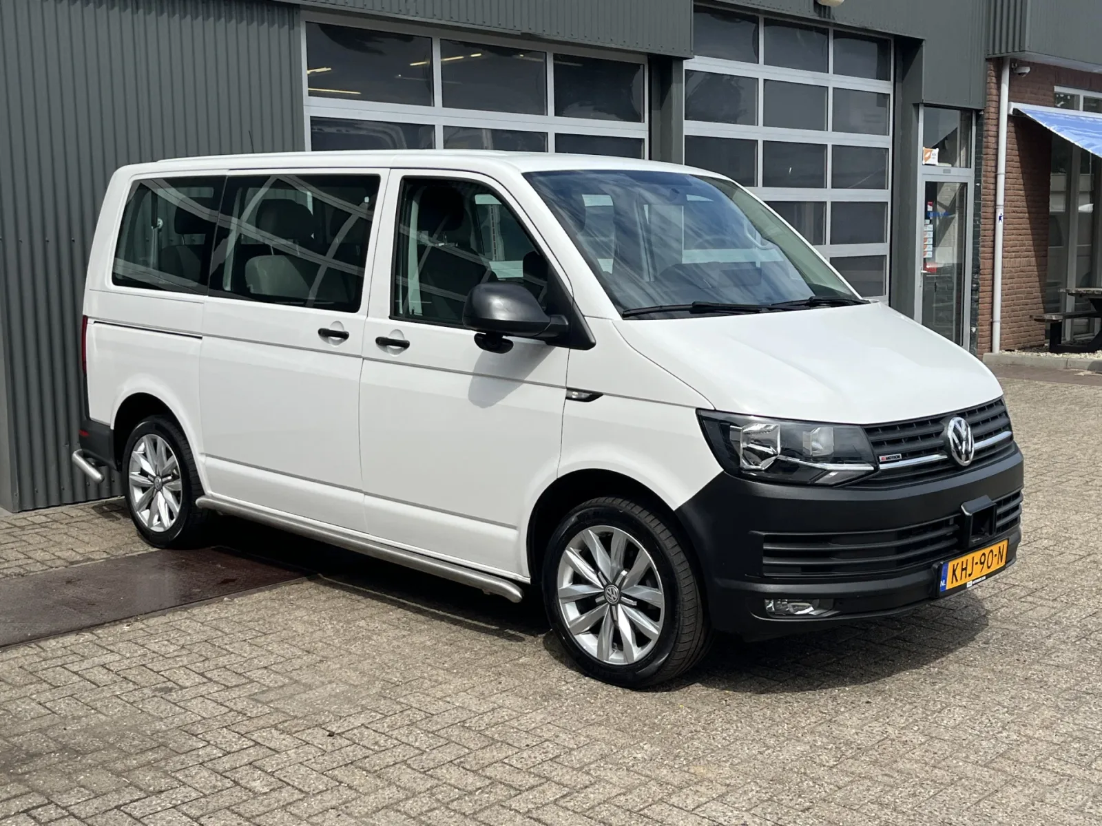 Volkswagen Transporter (2019) — foto 1