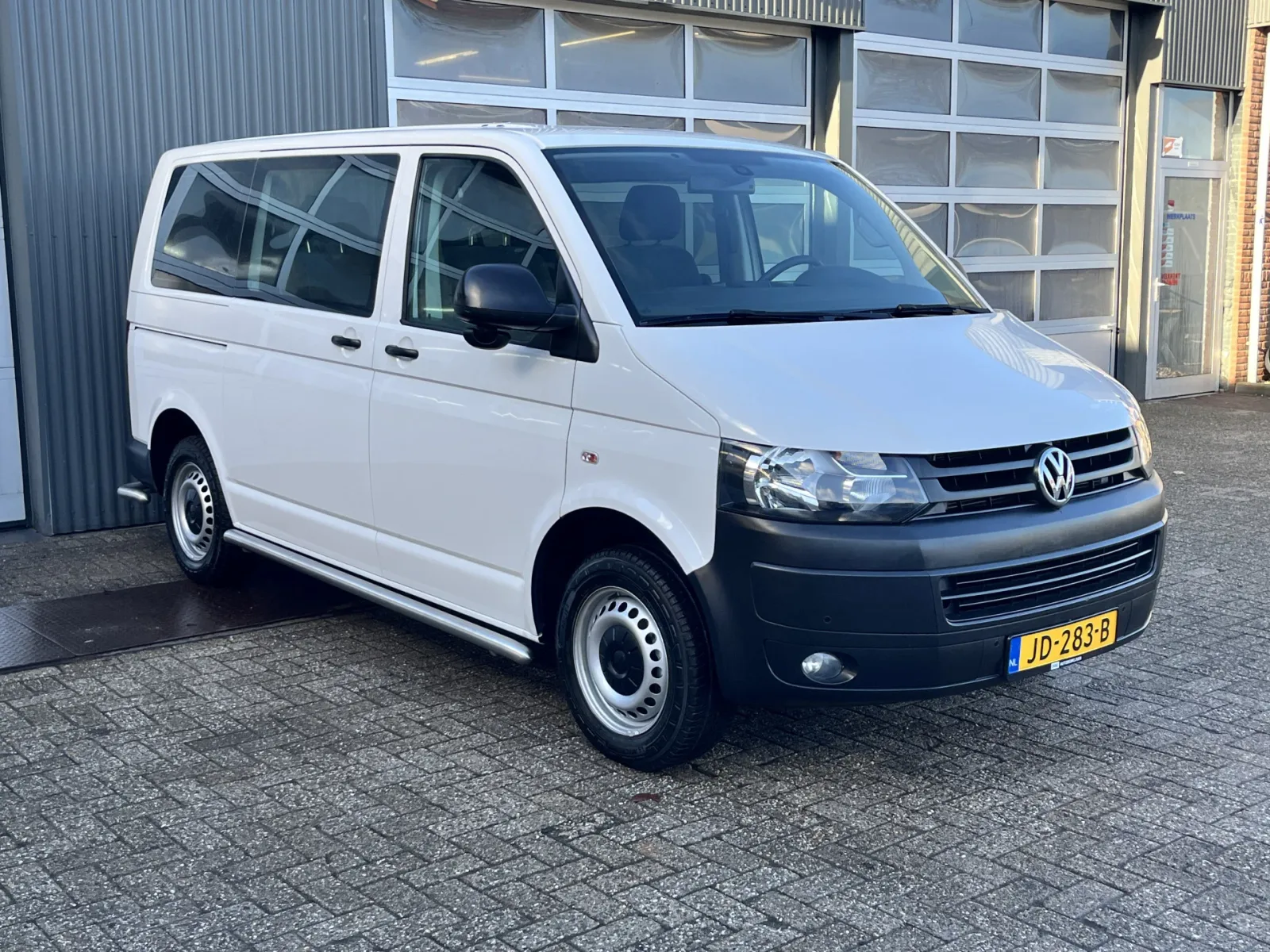 Volkswagen Transporter (2016) — foto 1