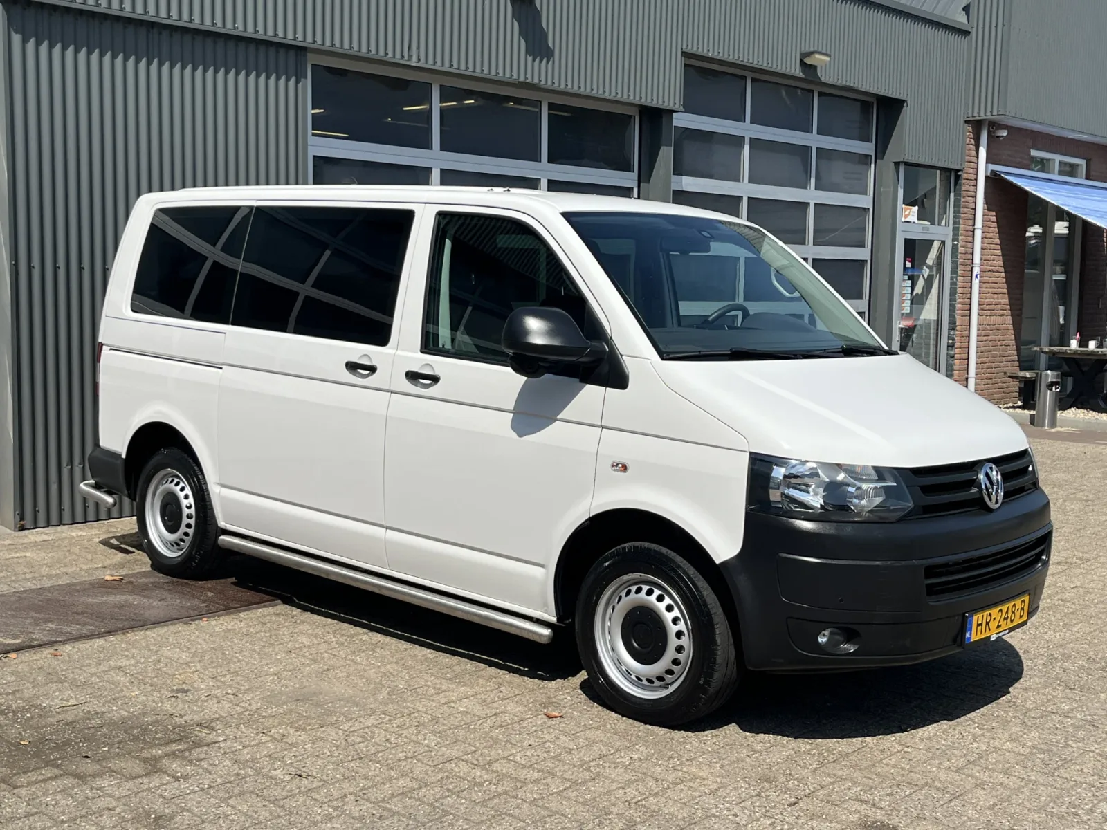 Volkswagen Transporter (2016) — foto 1