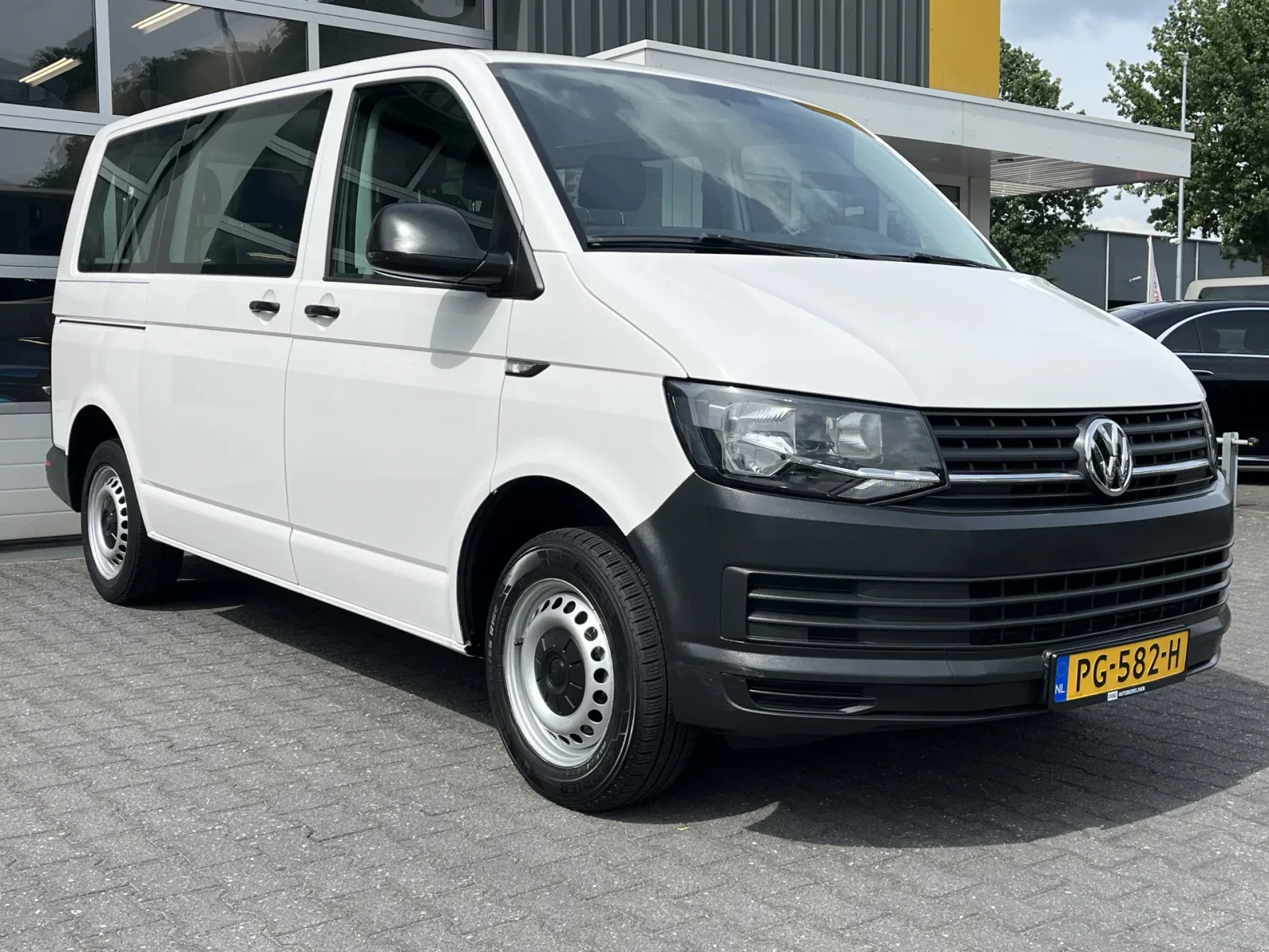 Volkswagen Transporter (2017) — foto 1