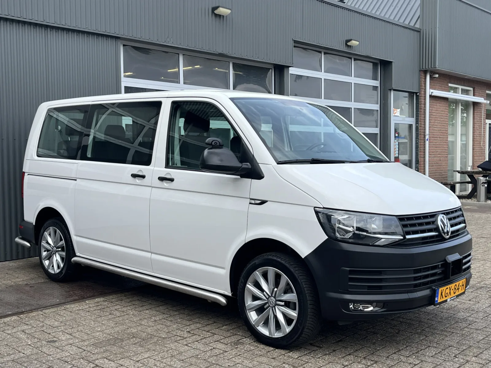 Volkswagen Transporter (2017) — foto 1