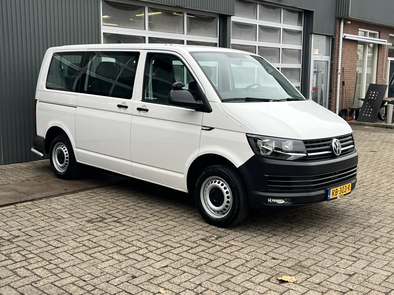 Volkswagen Transporter (2018) — foto 1