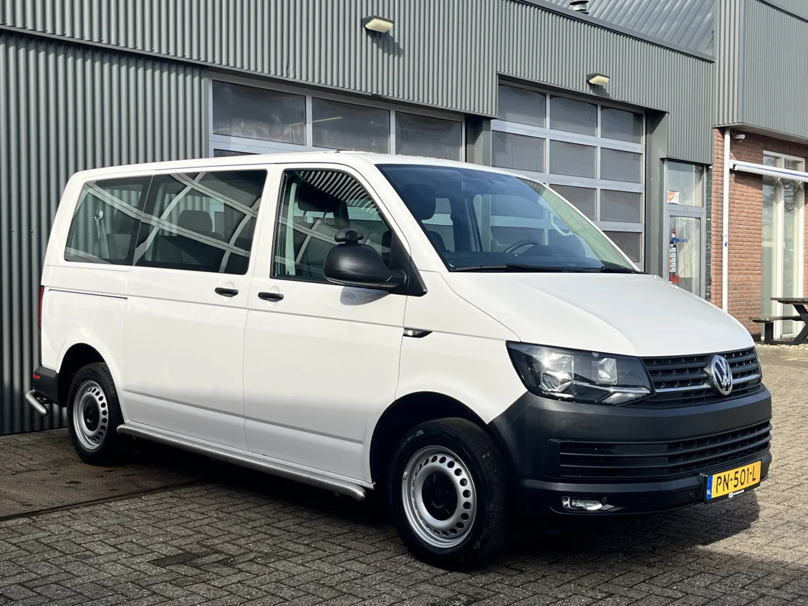 Volkswagen Transporter (2017) — foto 1