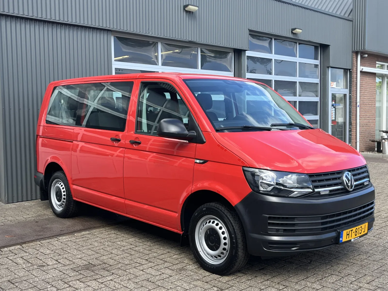 Volkswagen Transporter (2016) — foto 1