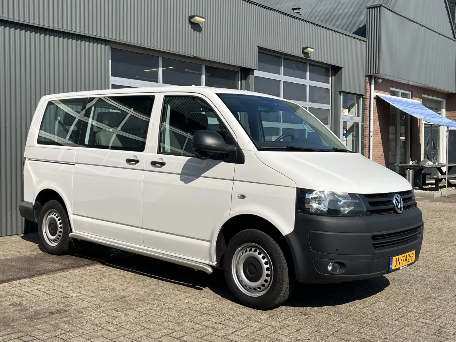 Volkswagen Transporter (2016) — foto 1