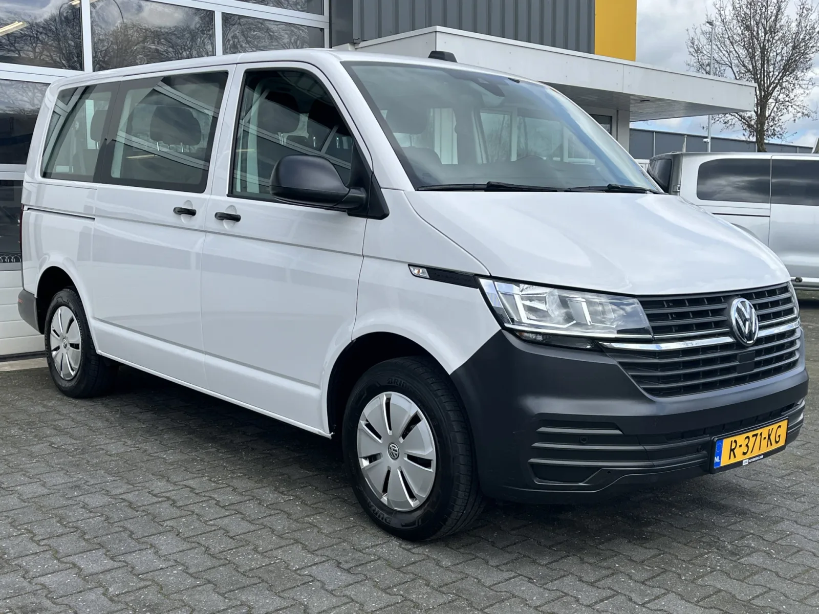 Volkswagen Transporter (2020) — foto 1