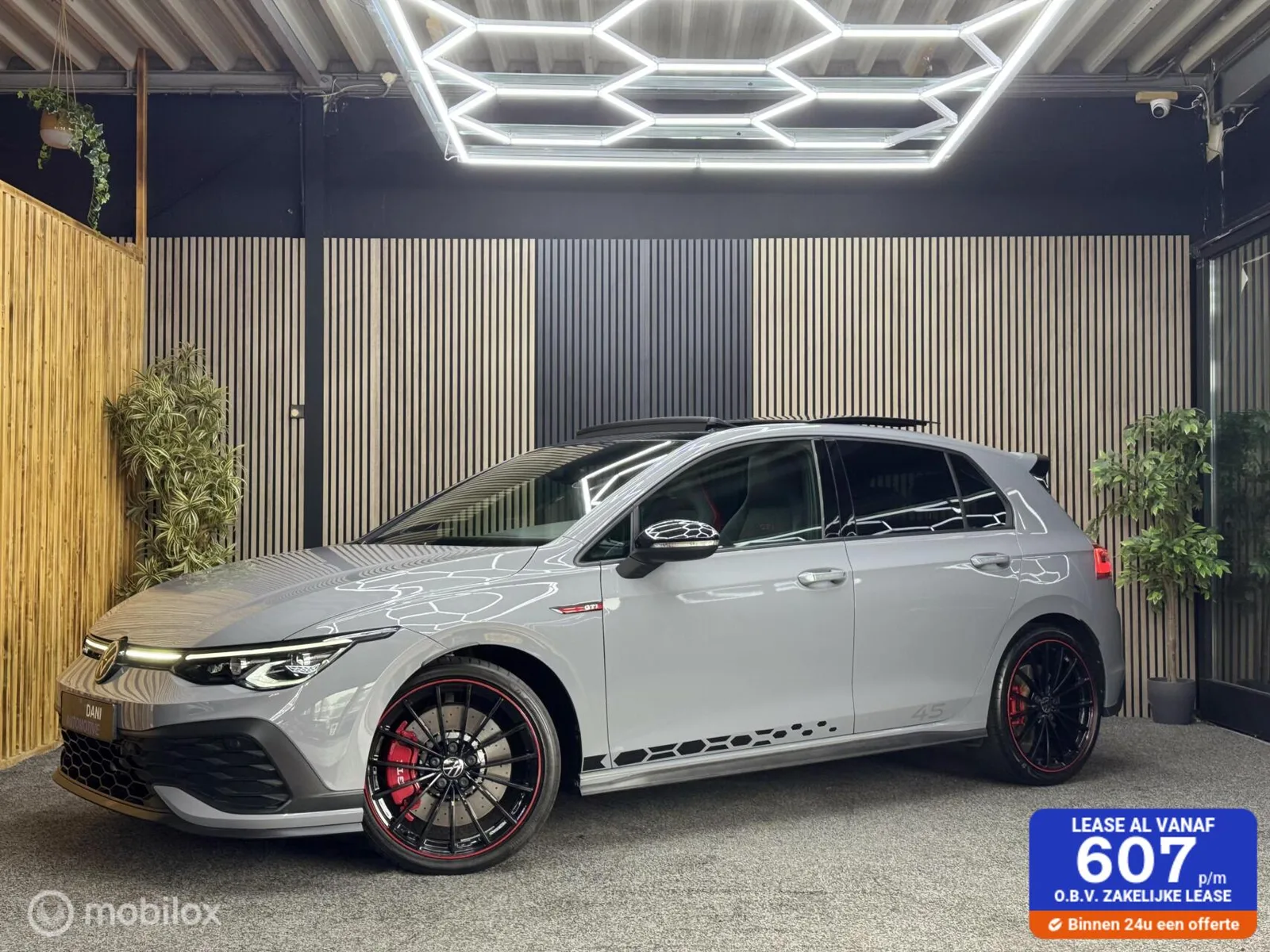 Volkswagen Golf (2023) — foto 1