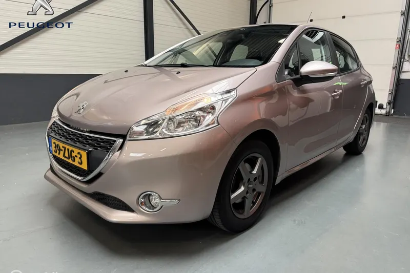 Peugeot 208 (2012)