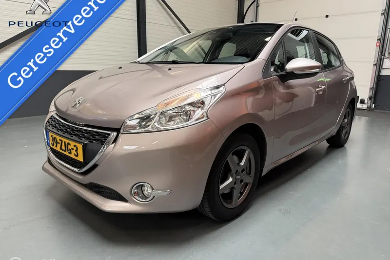 Peugeot 208 (2012)