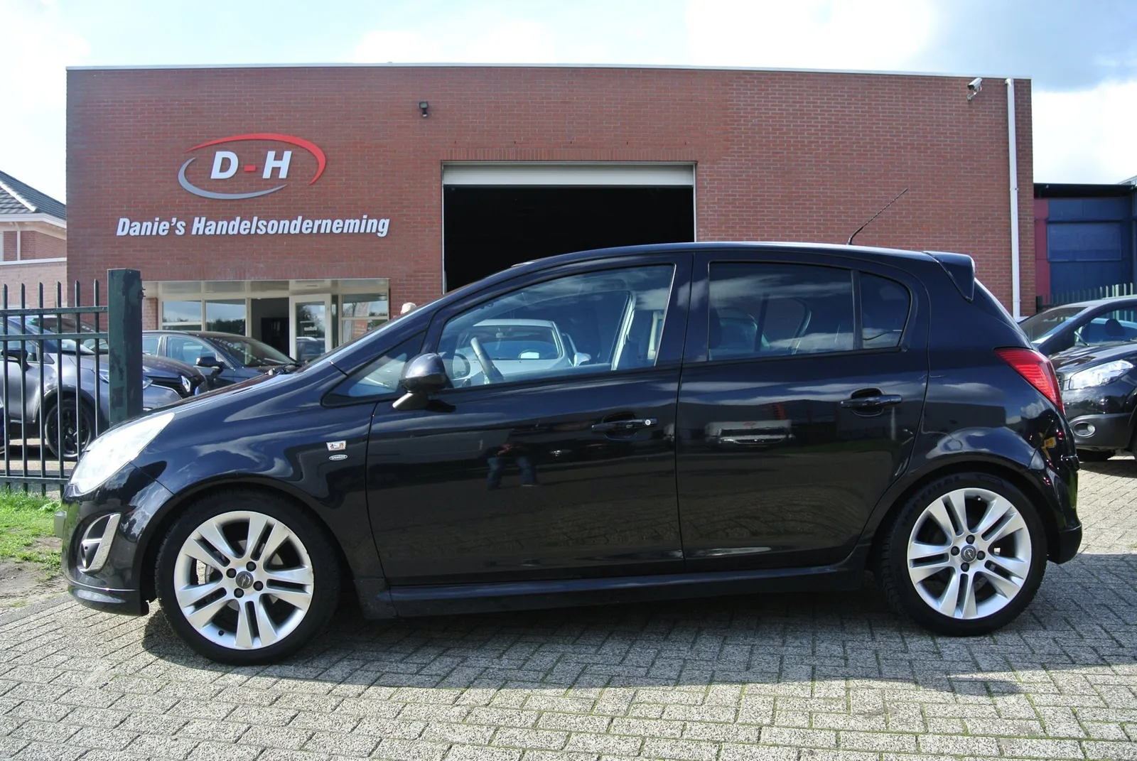 Opel Corsa (2011) — foto 1