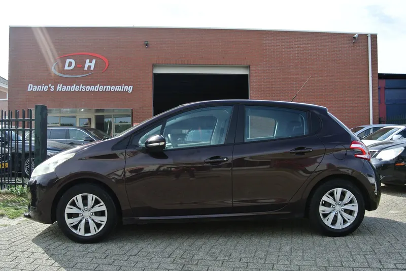 Peugeot 208 (2013)