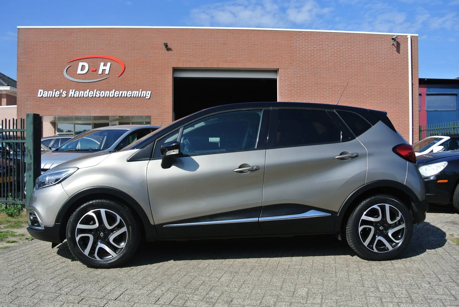 Renault Captur (2014) — foto 1