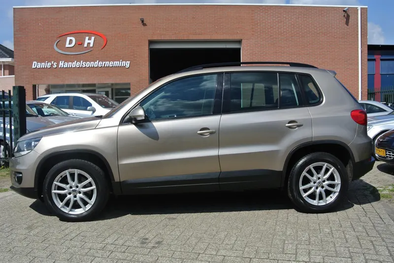 Volkswagen Tiguan (2012)