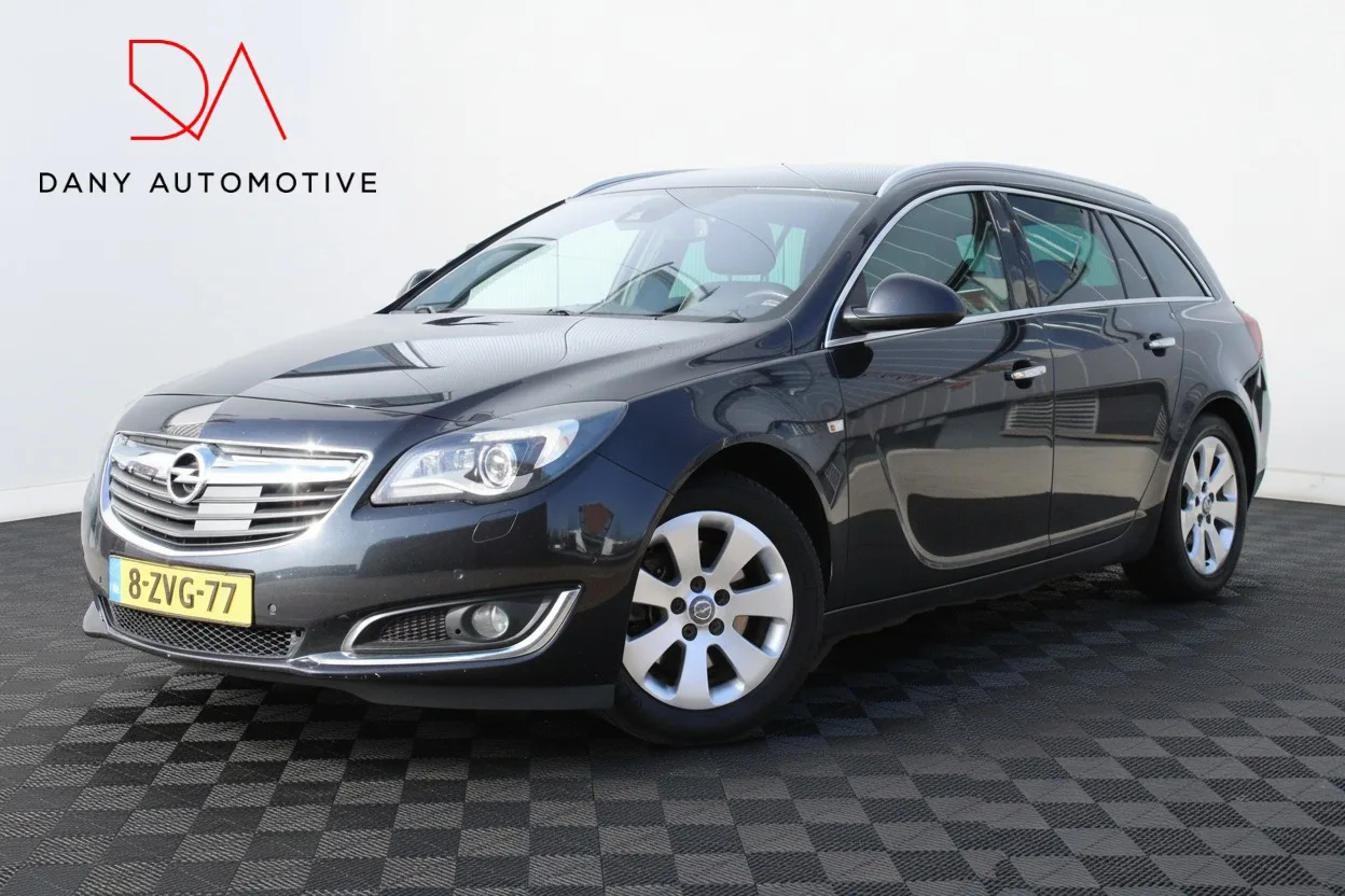 Opel Insignia Sports Tourer (2015) — foto 1