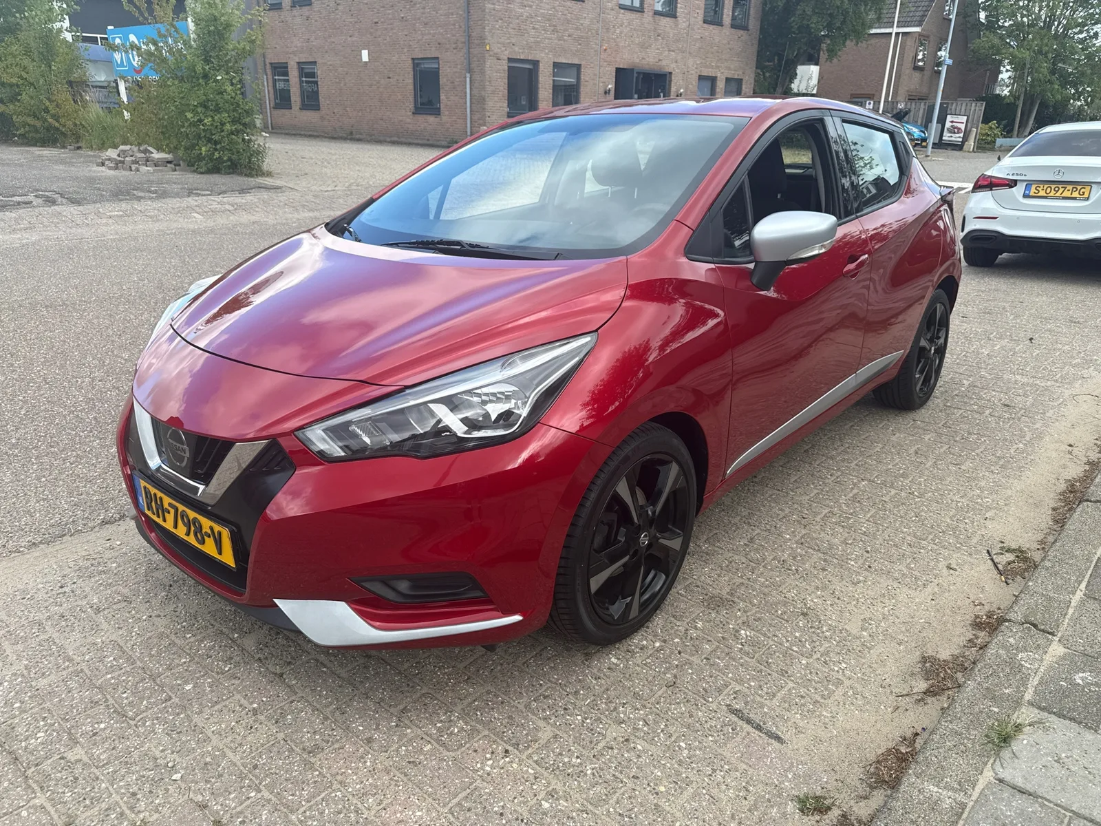 Nissan Micra (2017) — foto 1