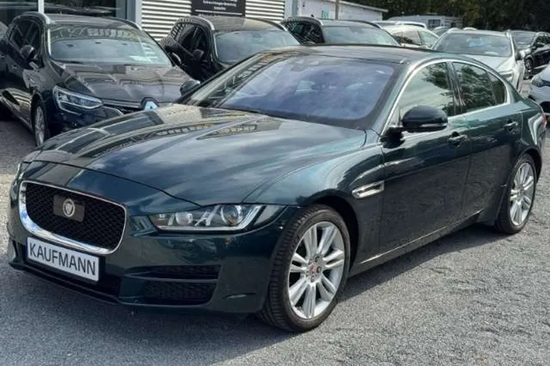Jaguar XE (2015)