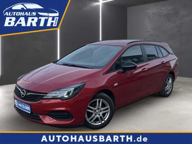 Opel Astra (2022) — foto 1