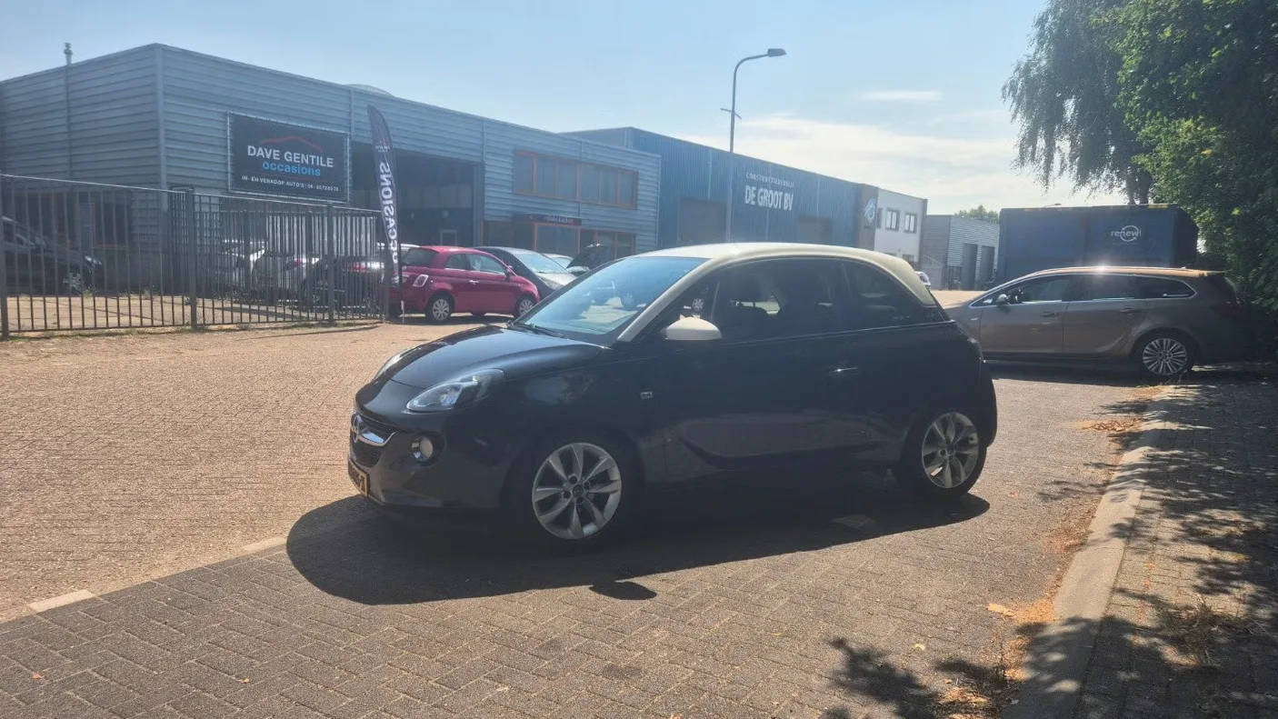 Opel Adam (2016) — foto 1
