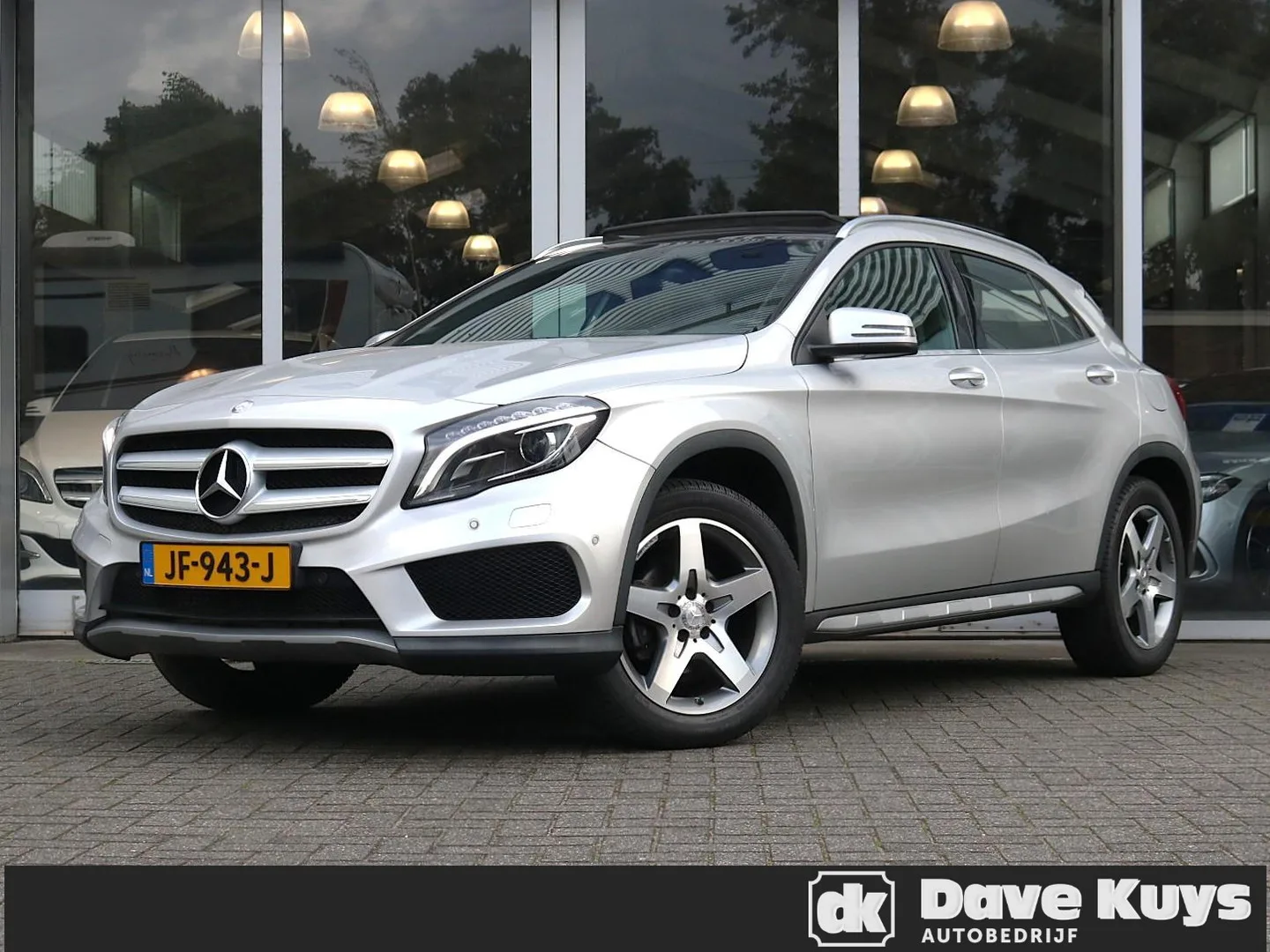 Mercedes-Benz GLA (2016) — foto 1