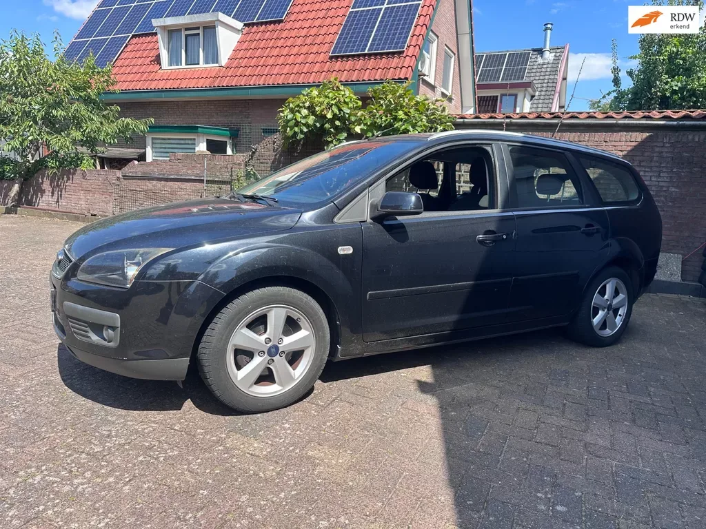Ford Focus (2008) — foto 1