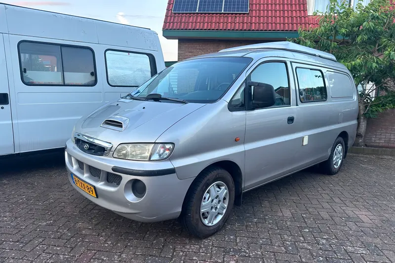 Hyundai H200 (2004)