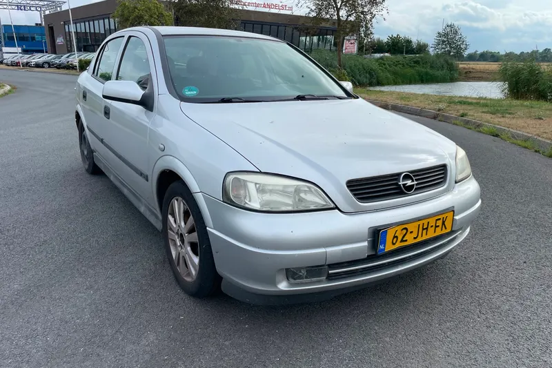 Opel Astra (2002)