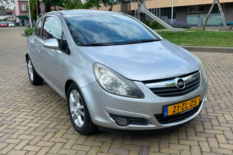 Opel Corsa (2008)