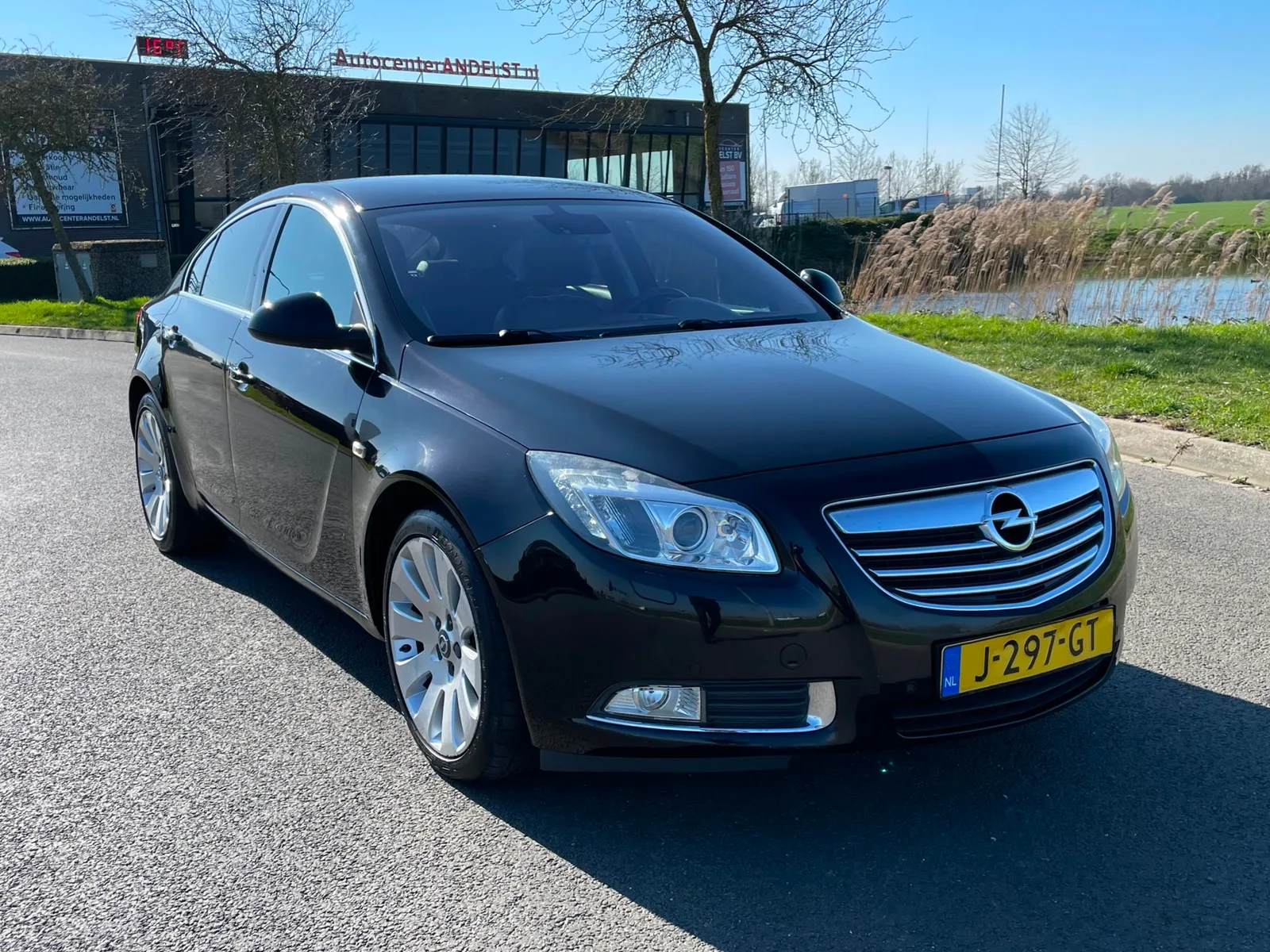 Opel Insignia (2009) — foto 1