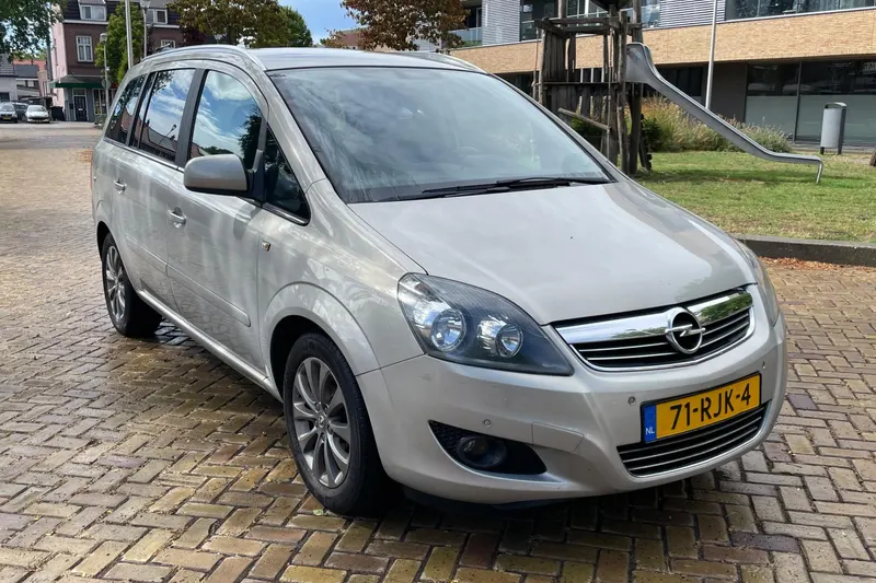 Opel Zafira (2011)