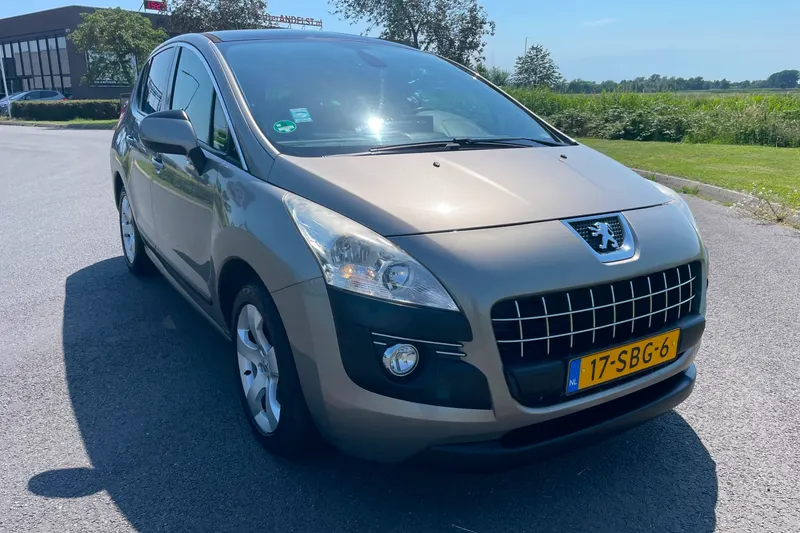 Peugeot 3008 (2011)