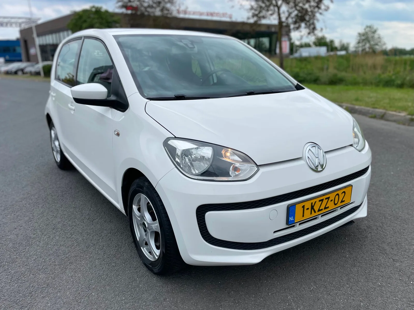 Volkswagen Up! (2013) — foto 1