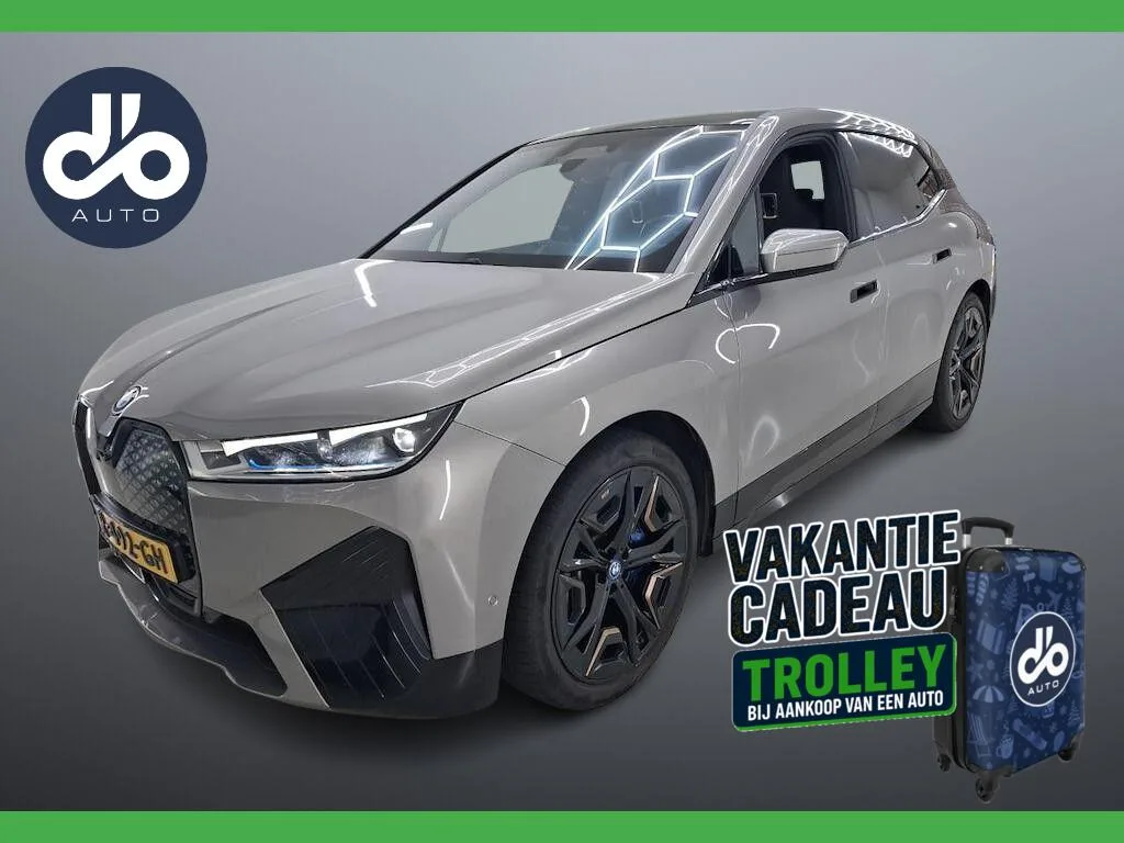 BMW iX (2022) — foto 1
