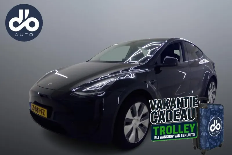 Tesla Model Y (2024)