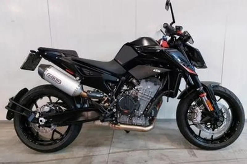 KTM 890 Duke (2022)