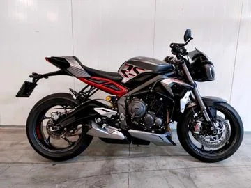 TRIUMPH STREET (2022) — foto 1