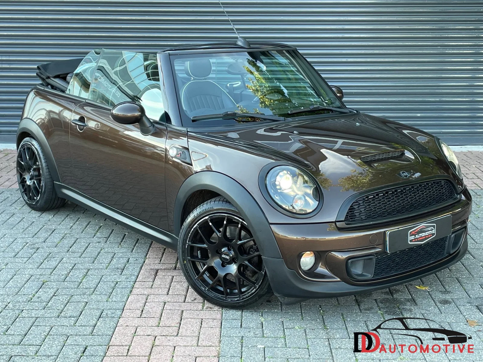 MINI Cabrio (2011) — foto 1