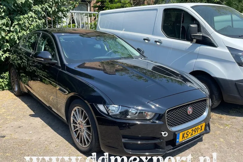 Jaguar XE (2016)