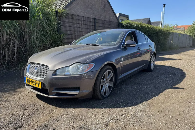 Jaguar XF (2010)