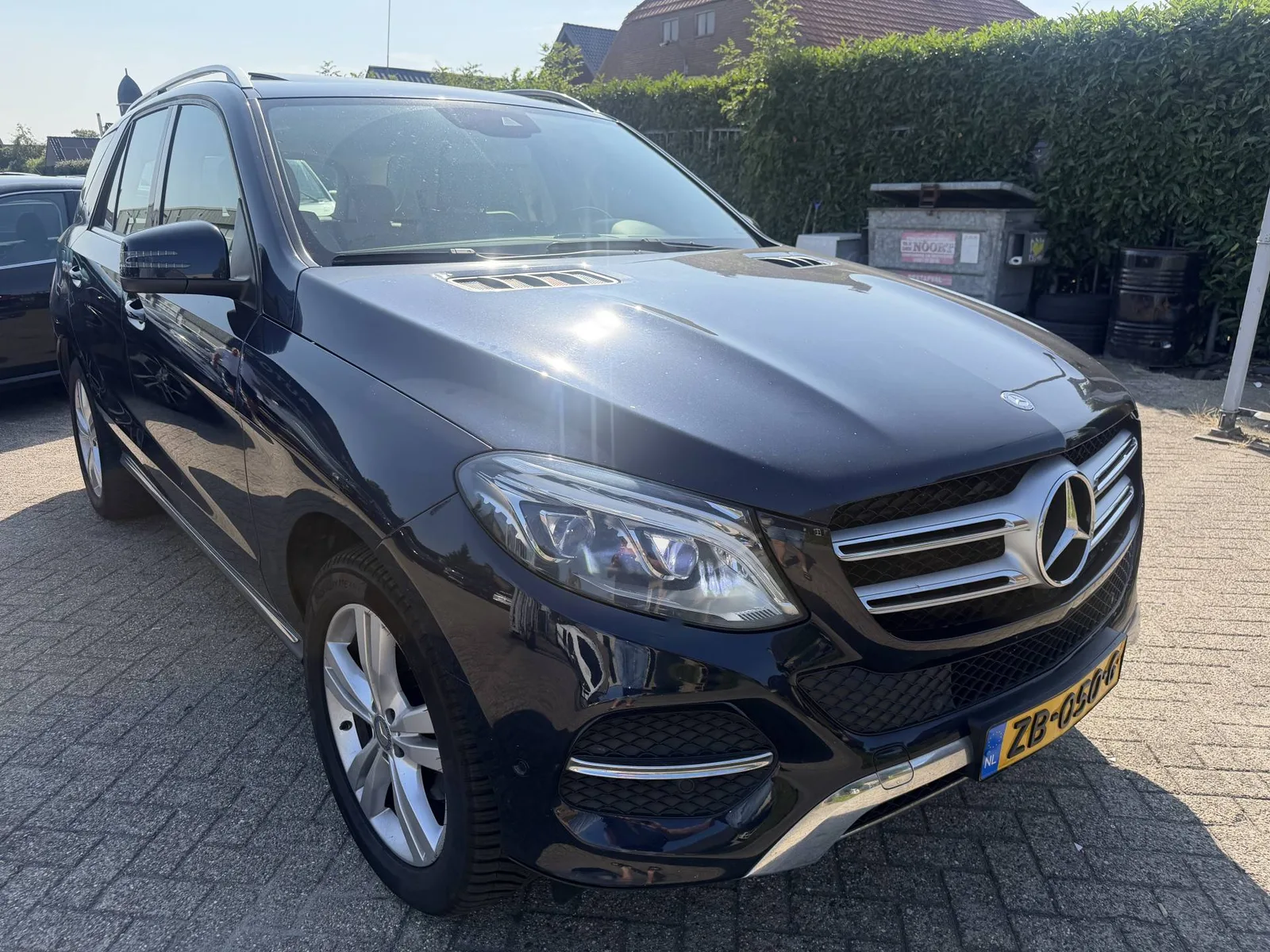 Mercedes-Benz GLE (2015) — foto 1