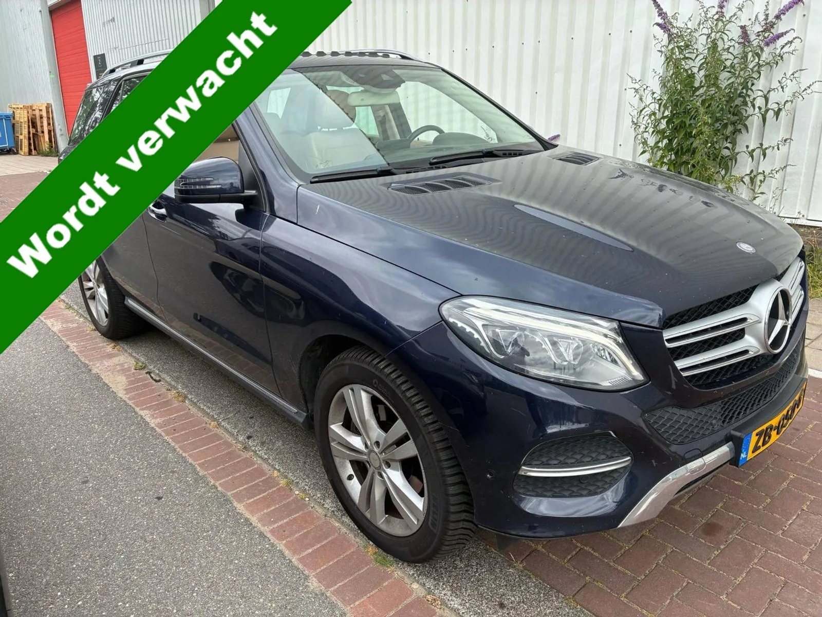 Mercedes-Benz GLE (2015) — foto 1