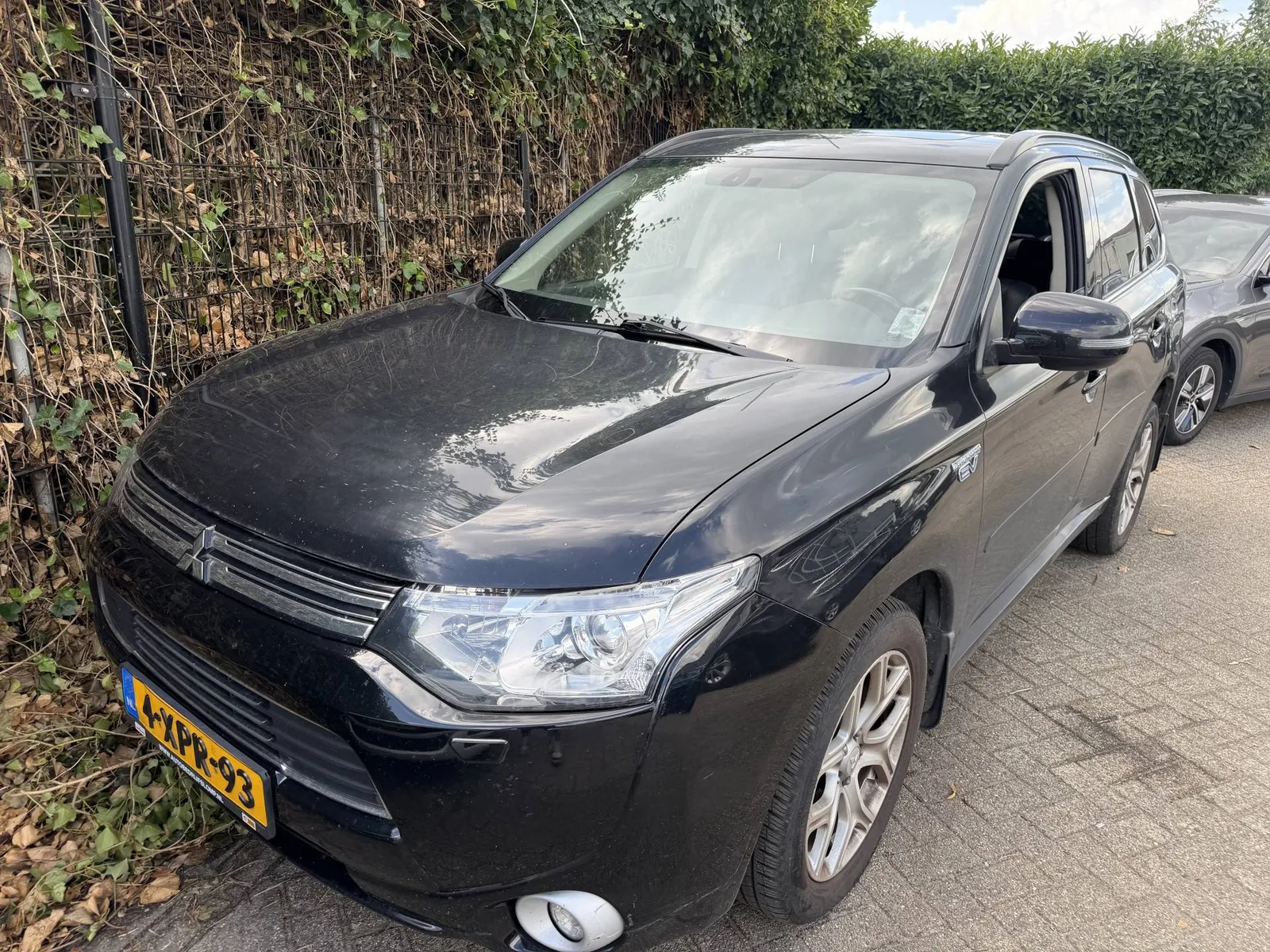 Mitsubishi Outlander (2014) — foto 1