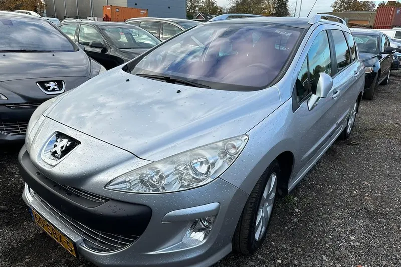 Peugeot 308 (2010)