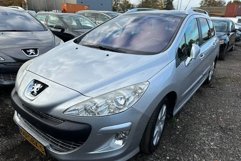 Peugeot 308 (2010)