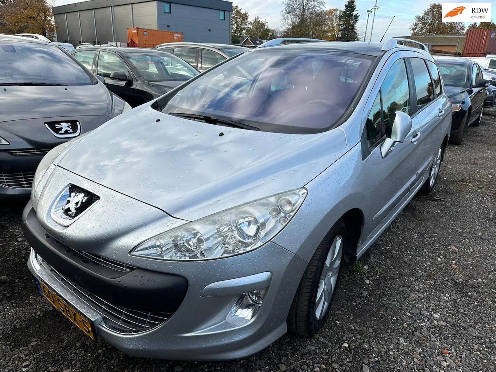 Peugeot 308 (2010) — foto 1