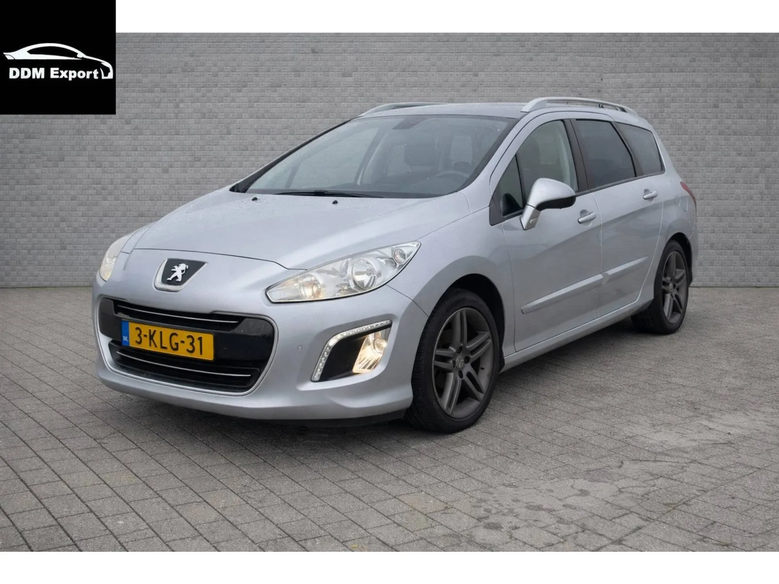Peugeot 308 (2013) — foto 1