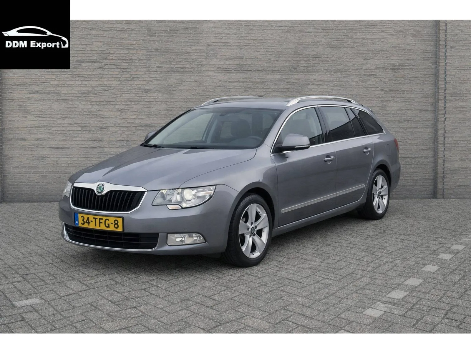 Škoda Superb (2012) — foto 1
