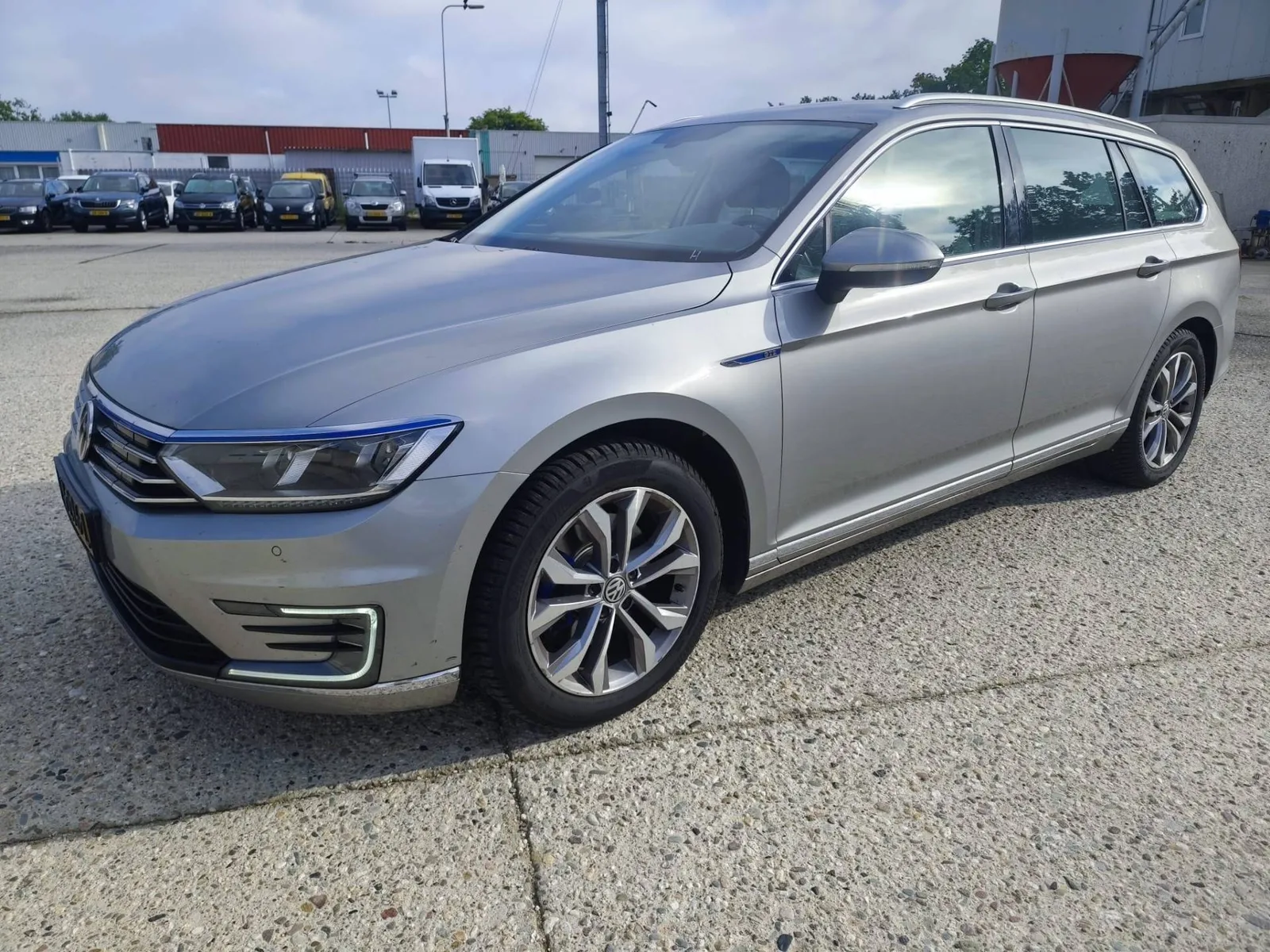 Volkswagen Passat (2016) — foto 1
